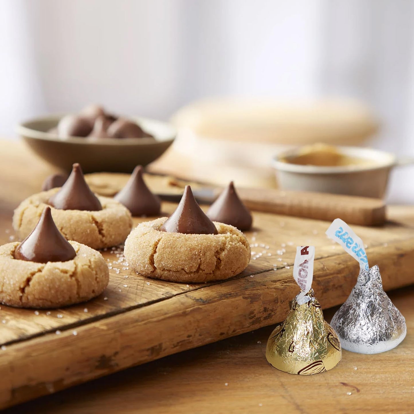 Bulk Chocolate 2 Pound Gold & Silver Foil Assorted Almond & Milk Chocolate Candy Mix - Approx. 200 Pieces Individually Wrapped for Parties, Buffets, and Gift Bags