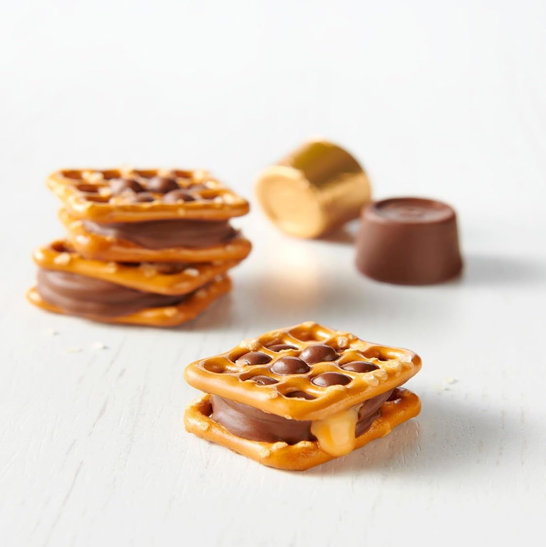 Caramel Chocolate Candy 1 Lb Bag - Bulk Individually Wrapped Creamy Caramel Milk Chocolate Candy Gold Wrapper For Parties, Candy Buffet & Treats - Approx 62 Pieces