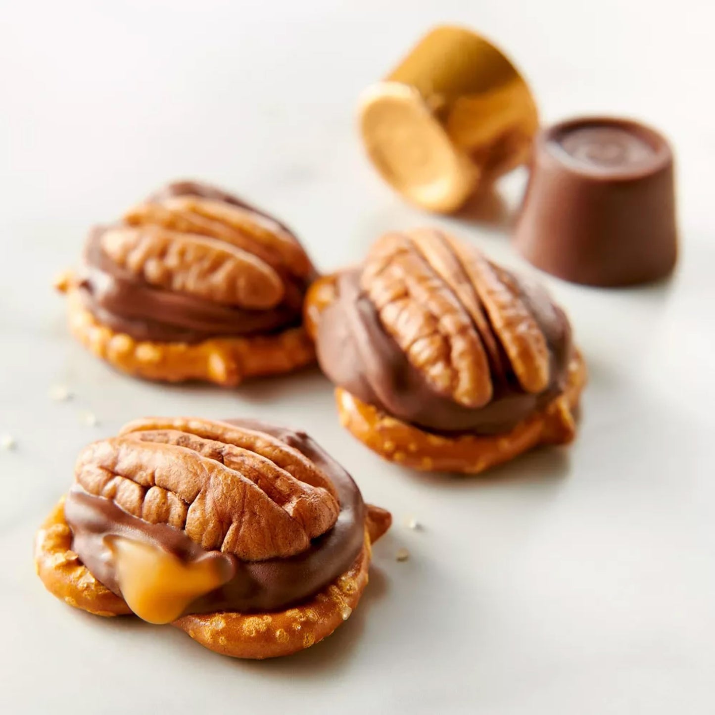 Caramel Chocolate Candy 1 Lb Bag - Bulk Individually Wrapped Creamy Caramel Milk Chocolate Candy Gold Wrapper For Parties, Candy Buffet & Treats - Approx 62 Pieces