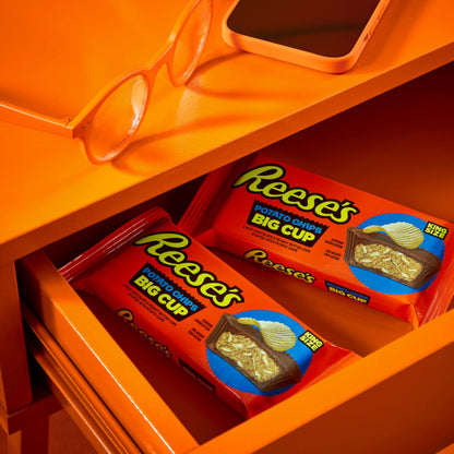 REESE'S Big Cup with Potato Chips Milk Chocolate King Size Peanut Butter Cups, Candy Packs, 2.6 oz (16 Count)